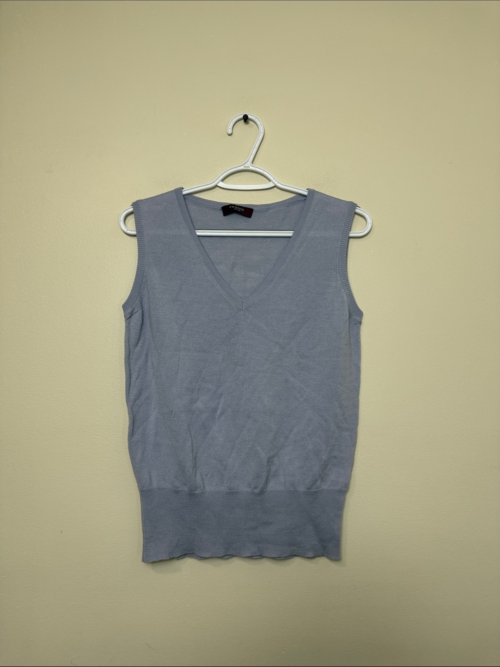 T.M.Lewin 100% extra fine merino wool Sleeveless V-Neck Knit Tank size M
